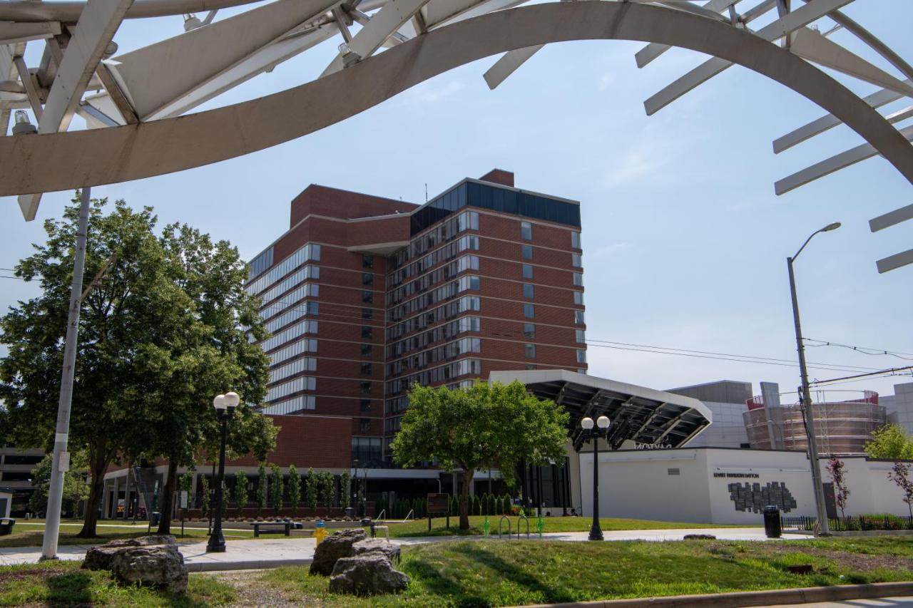 Hotel Radisson Dayton Convention Center Exterior foto